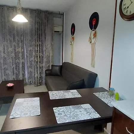 Paradise By The Sea Apartmán *