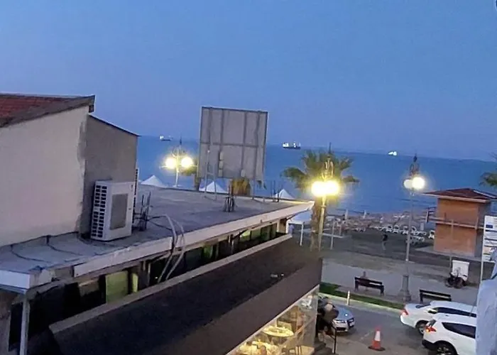 아파트 Paradise By The Sea