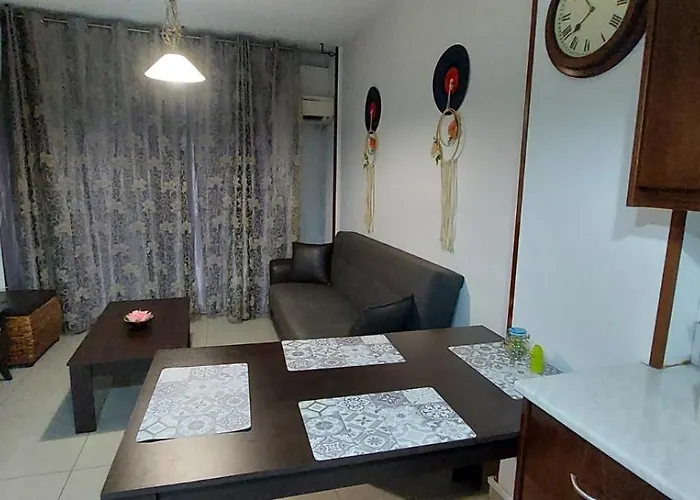 Paradise By The Sea Apartment *